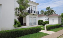 Fachada frontal de vivienda